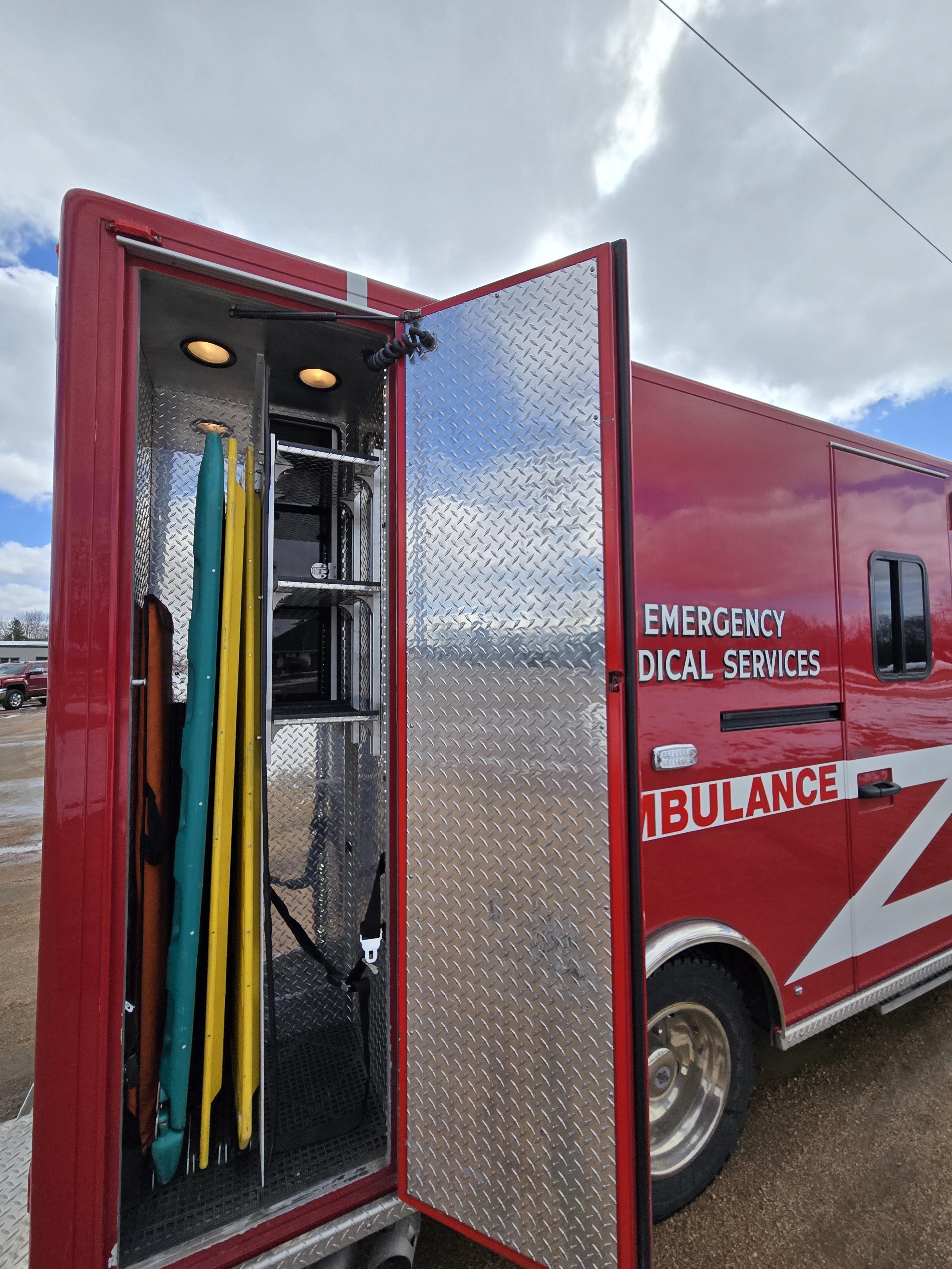 2015 PL-Custom Ford 4x4 Type I Ambulance - image 13