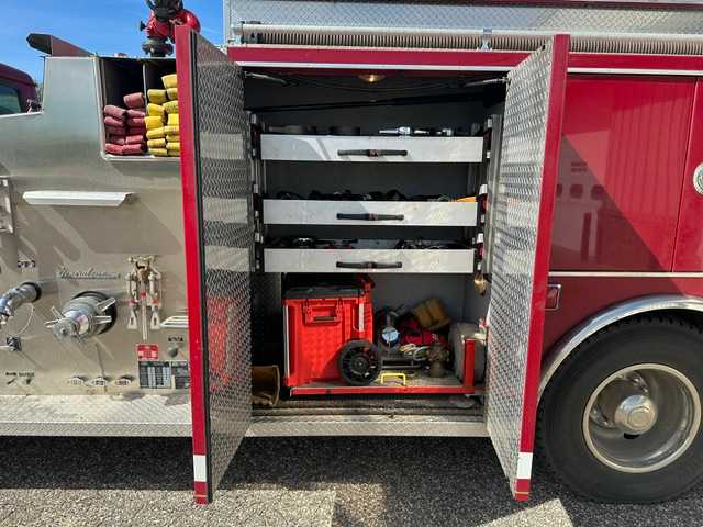 1996 General International Pumper — photo 8