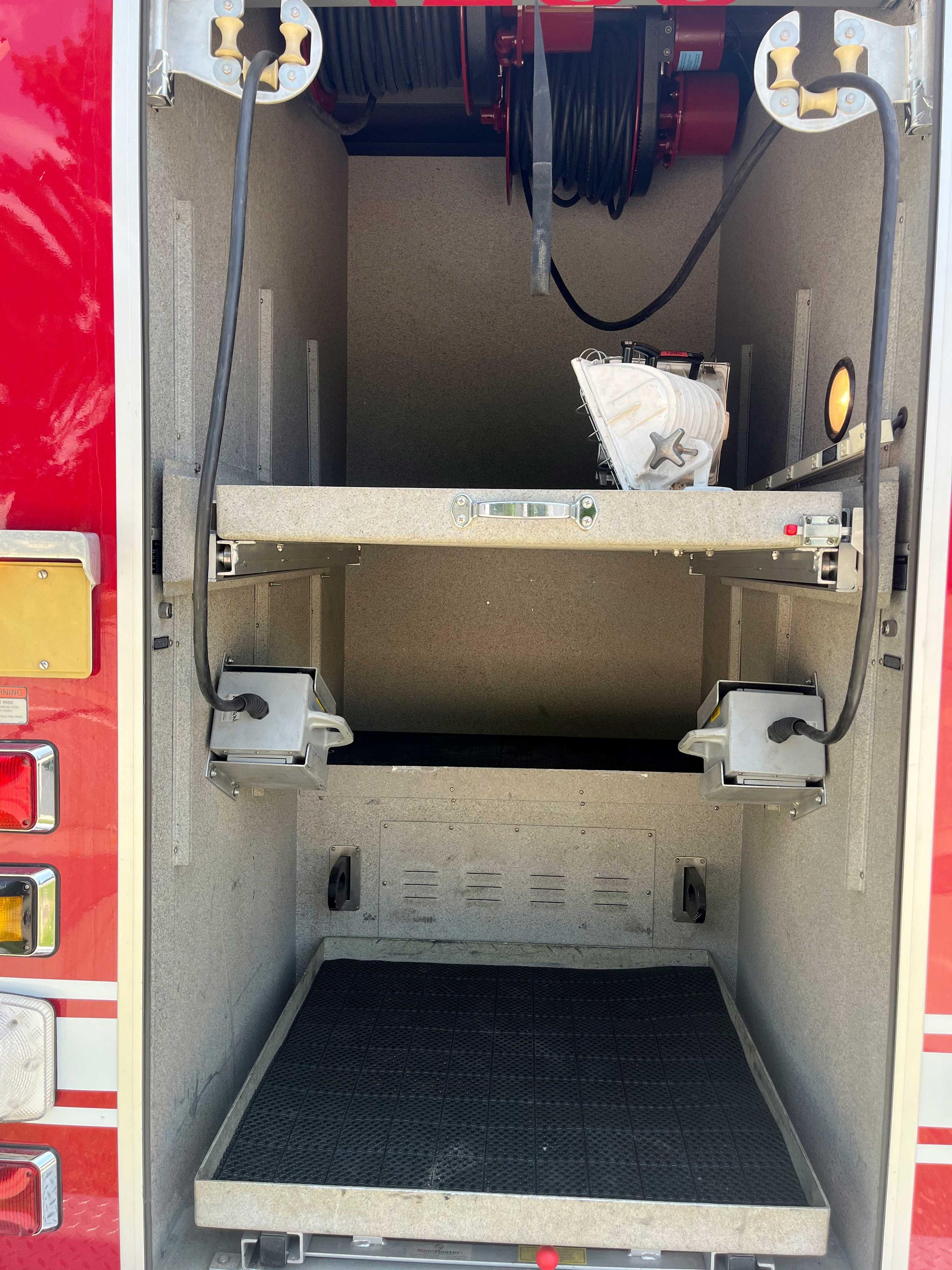 2004 HME Marion Heavy Rescue - image 11