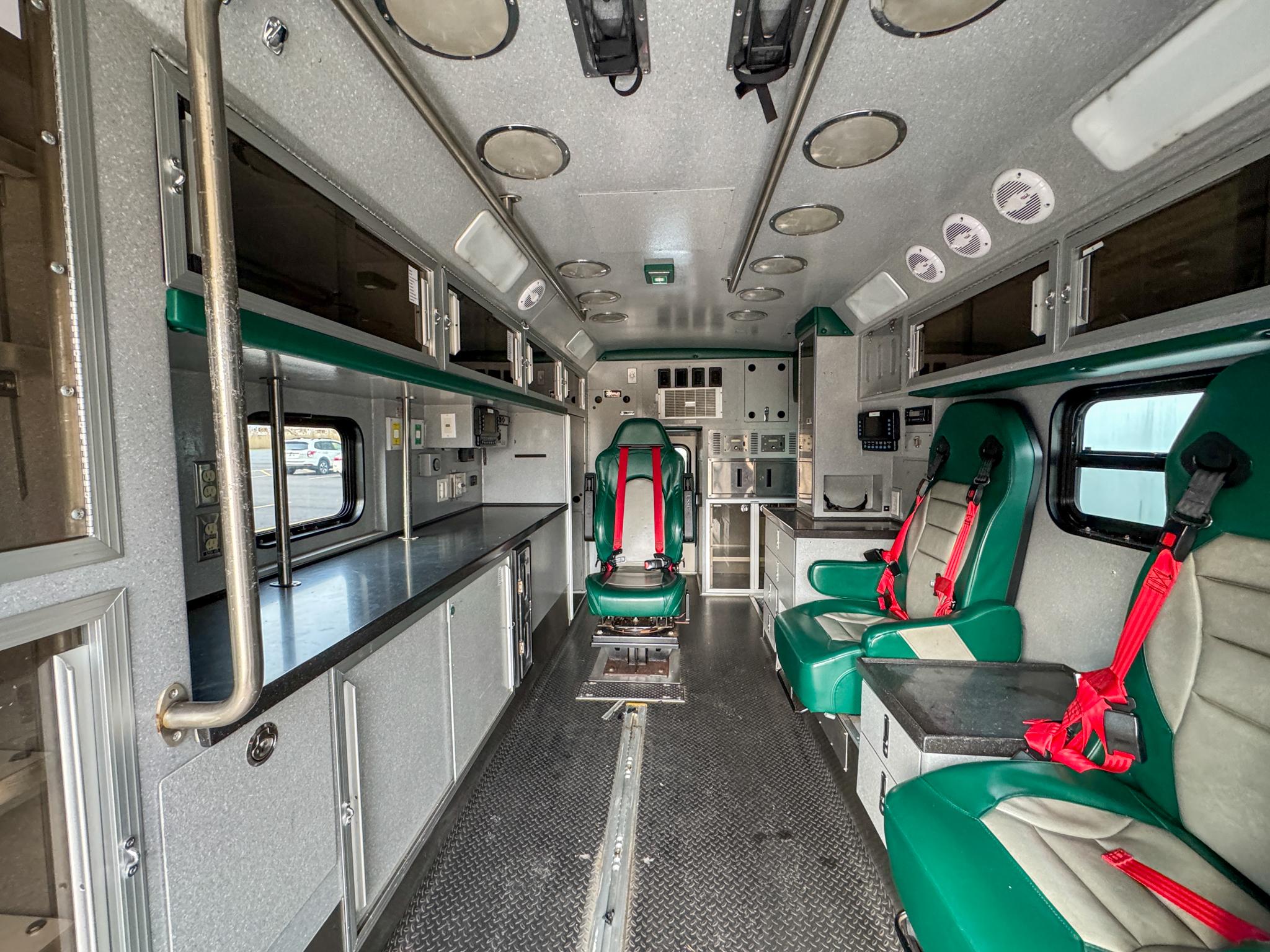 2016 Braun International Type I (2) Available Ambulance - image 8