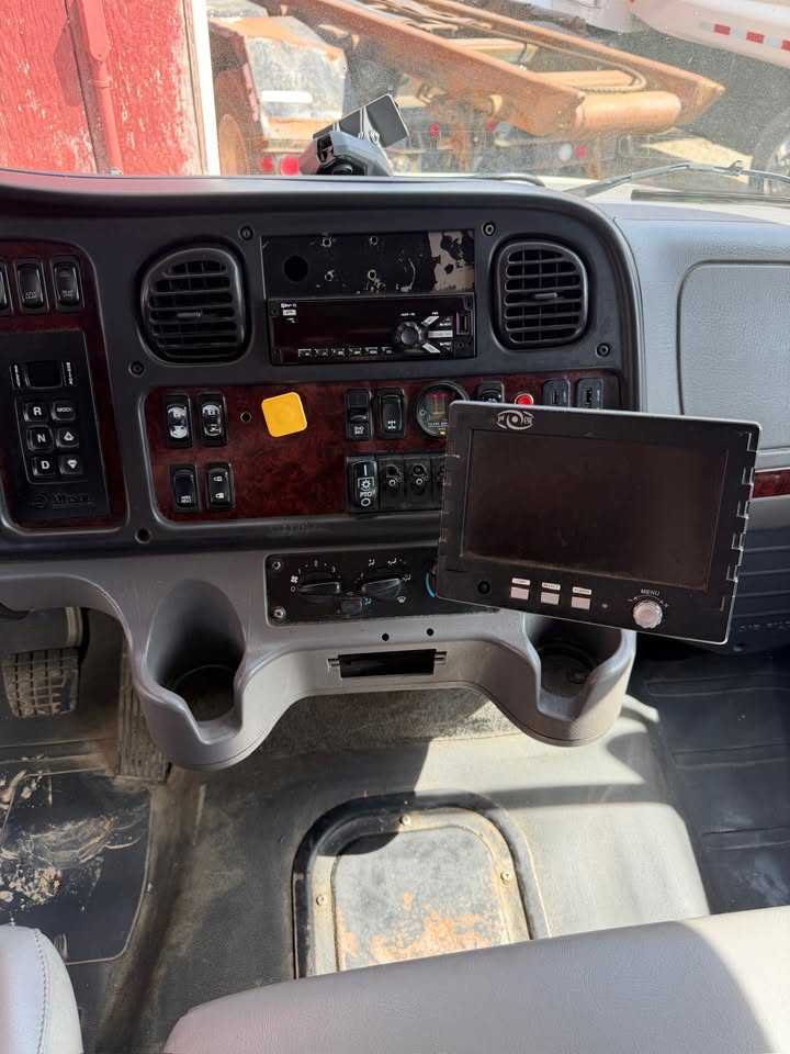 2021 Freightliner New Way Rear Loader — photo 8