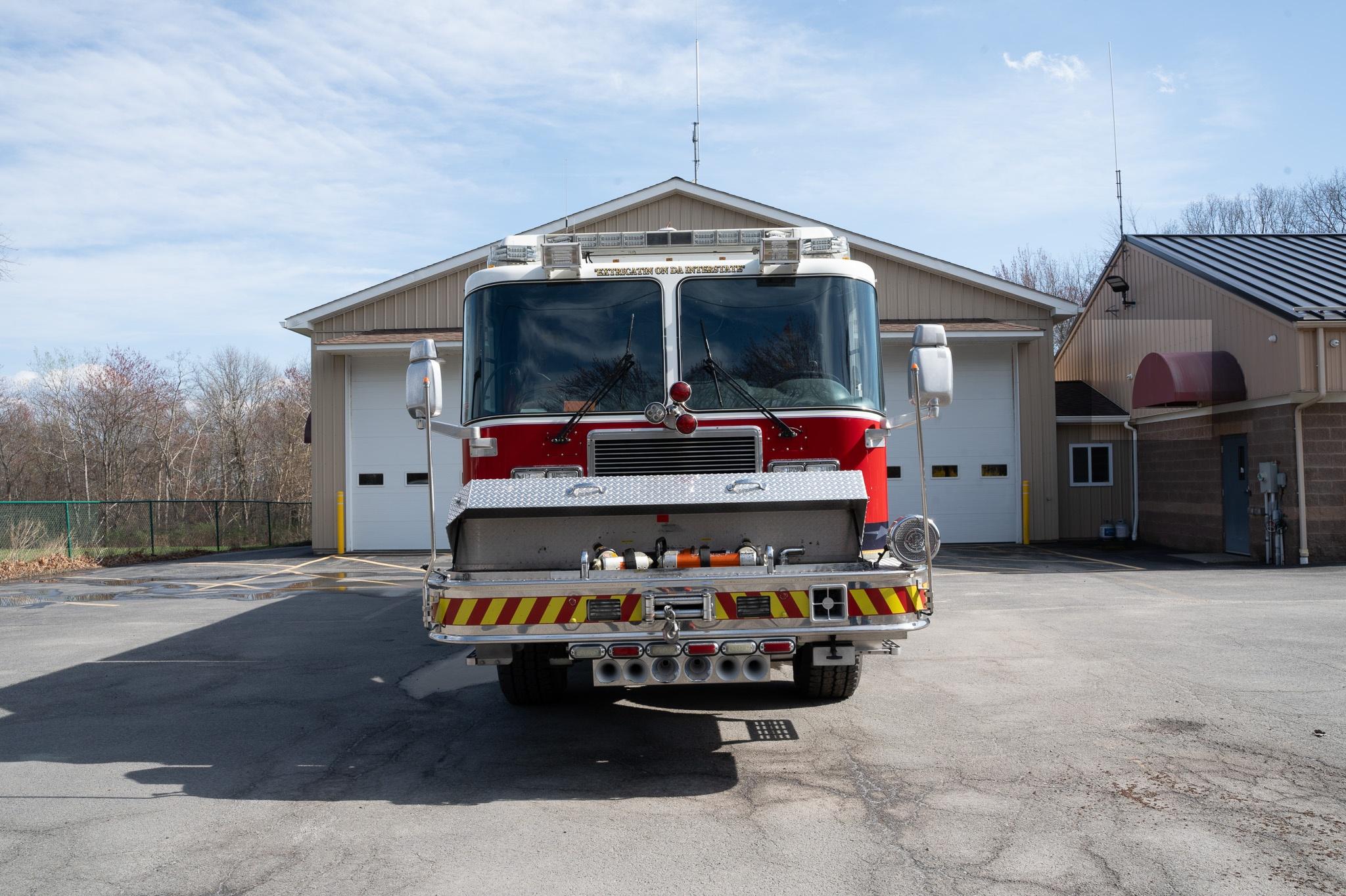 2009 KME Predator 4x4 Heavy Rescue - image 5