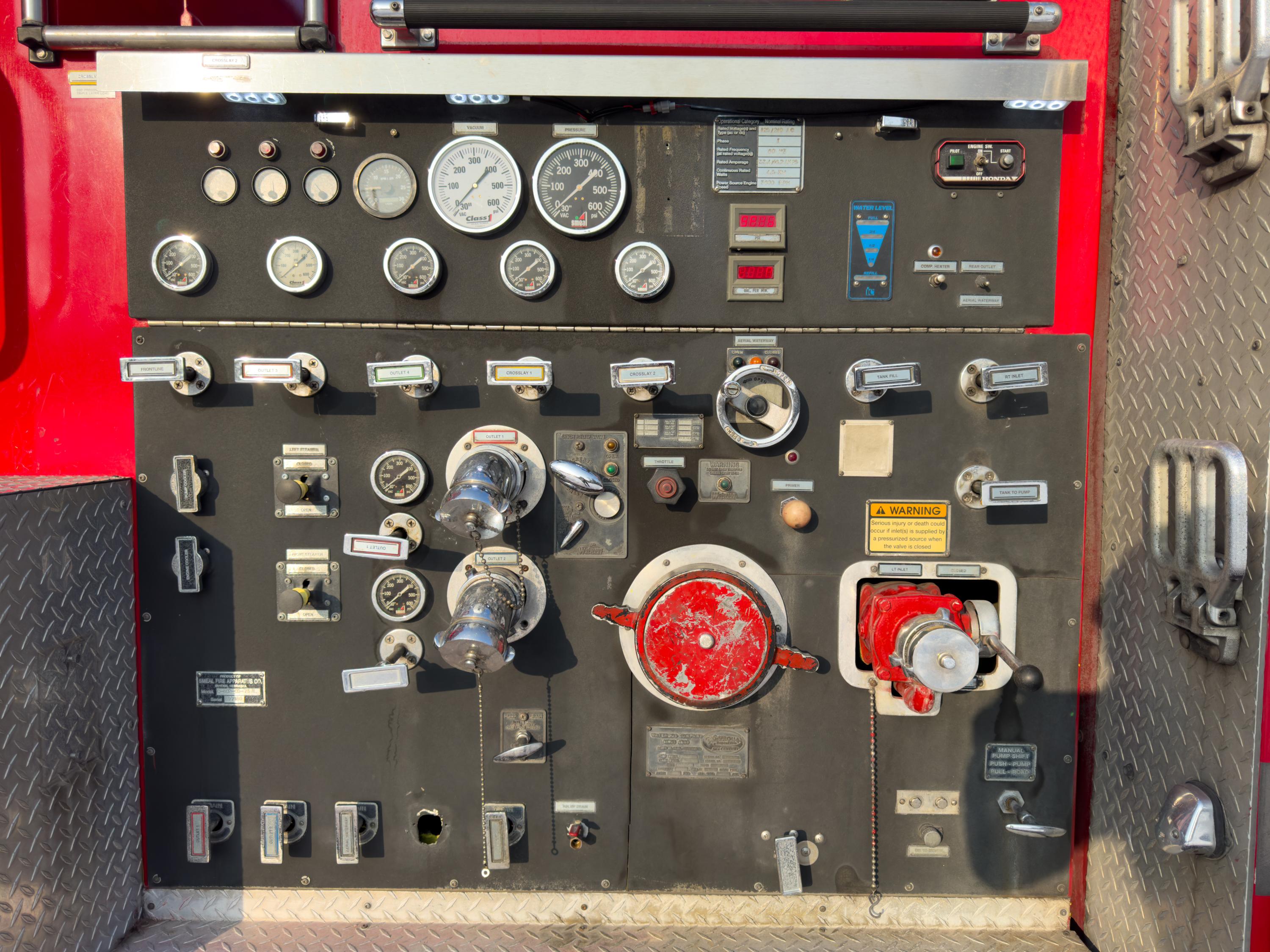 1998 Smeal Spartan 75' Aerial - image 12