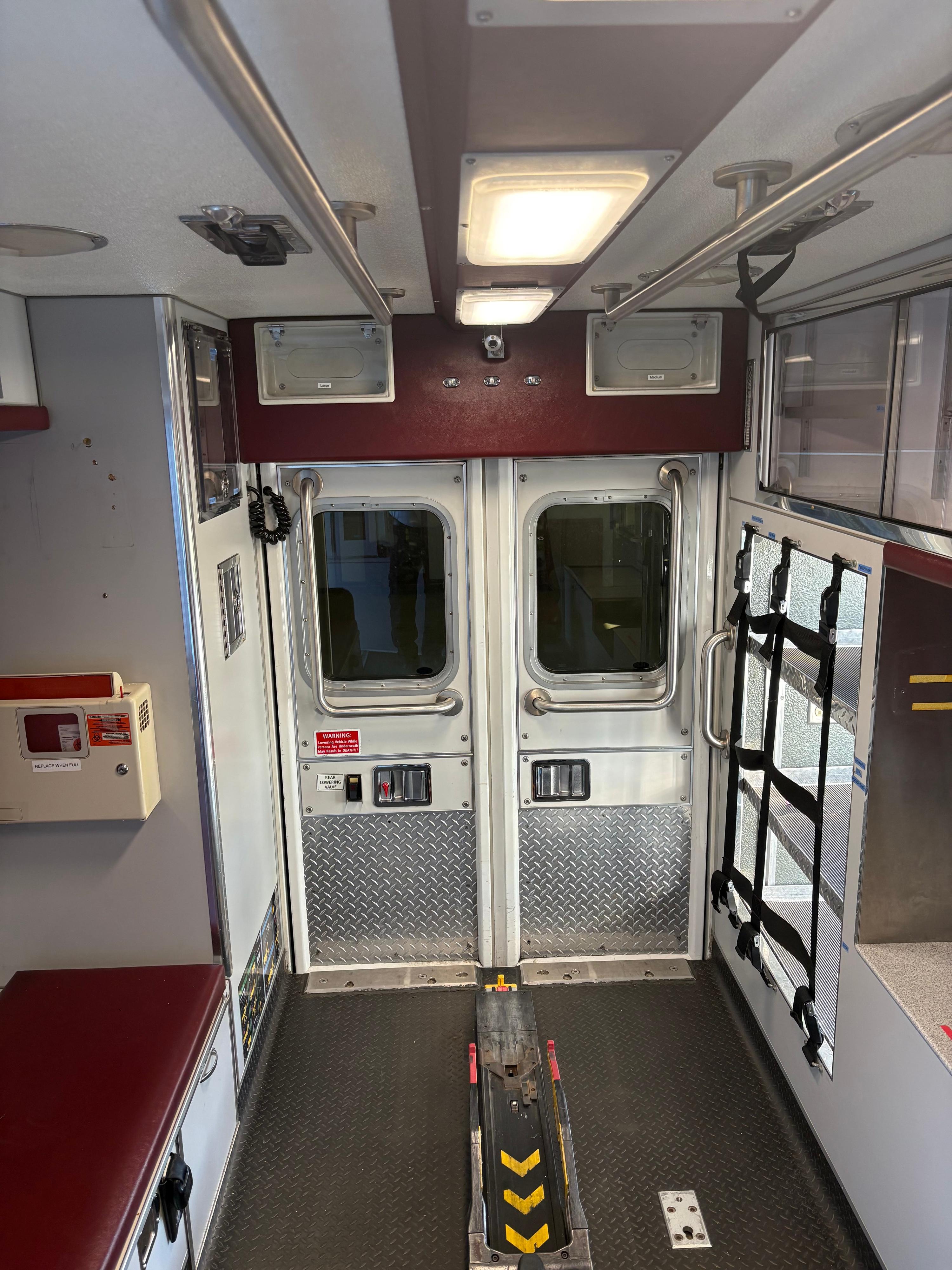 2016 LifeLine Dodge 4x4 Type I Ambulance - image 6