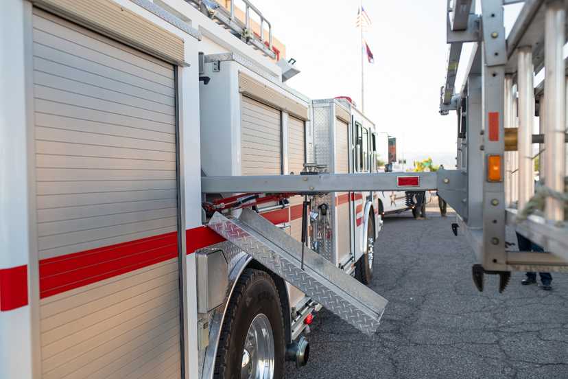 2003 E-One Typhoon 50' Quint — photo 4