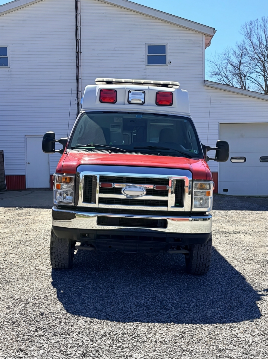 2014 Ford Type II Ambulance - image 2
