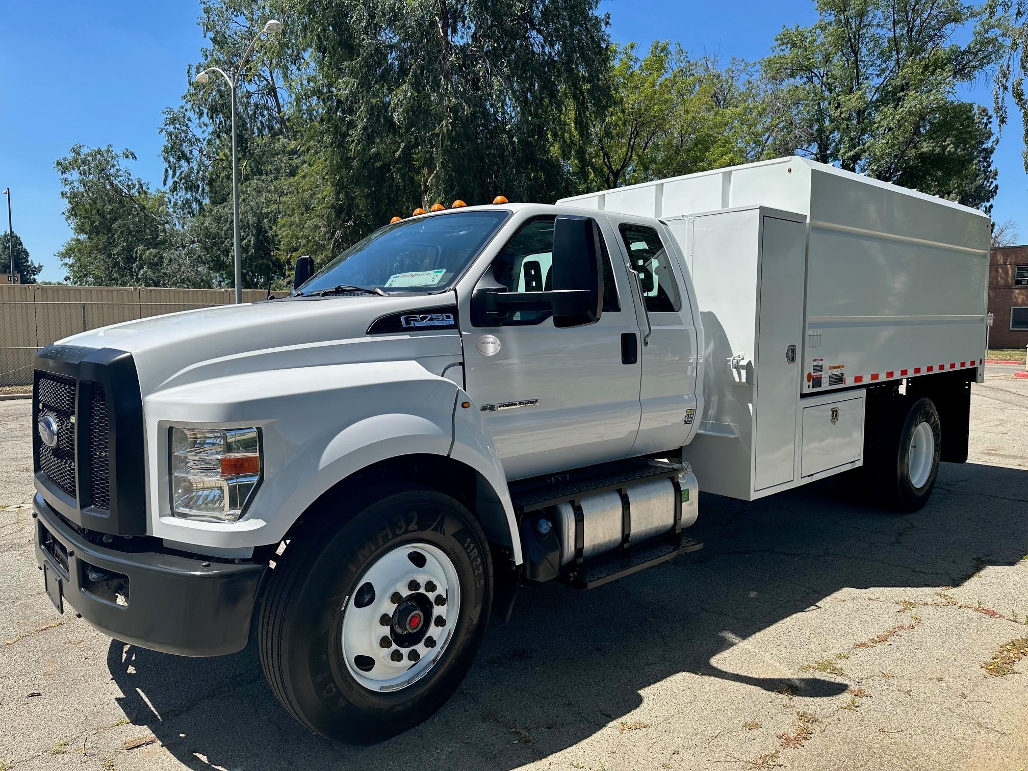 2022 Ford F-750 Extra Cab Chipper Dump Truck - image 14