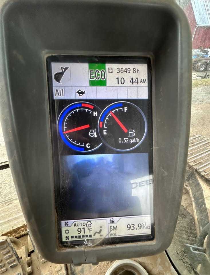 2013 John Deere 250 LC Excavator — photo 6