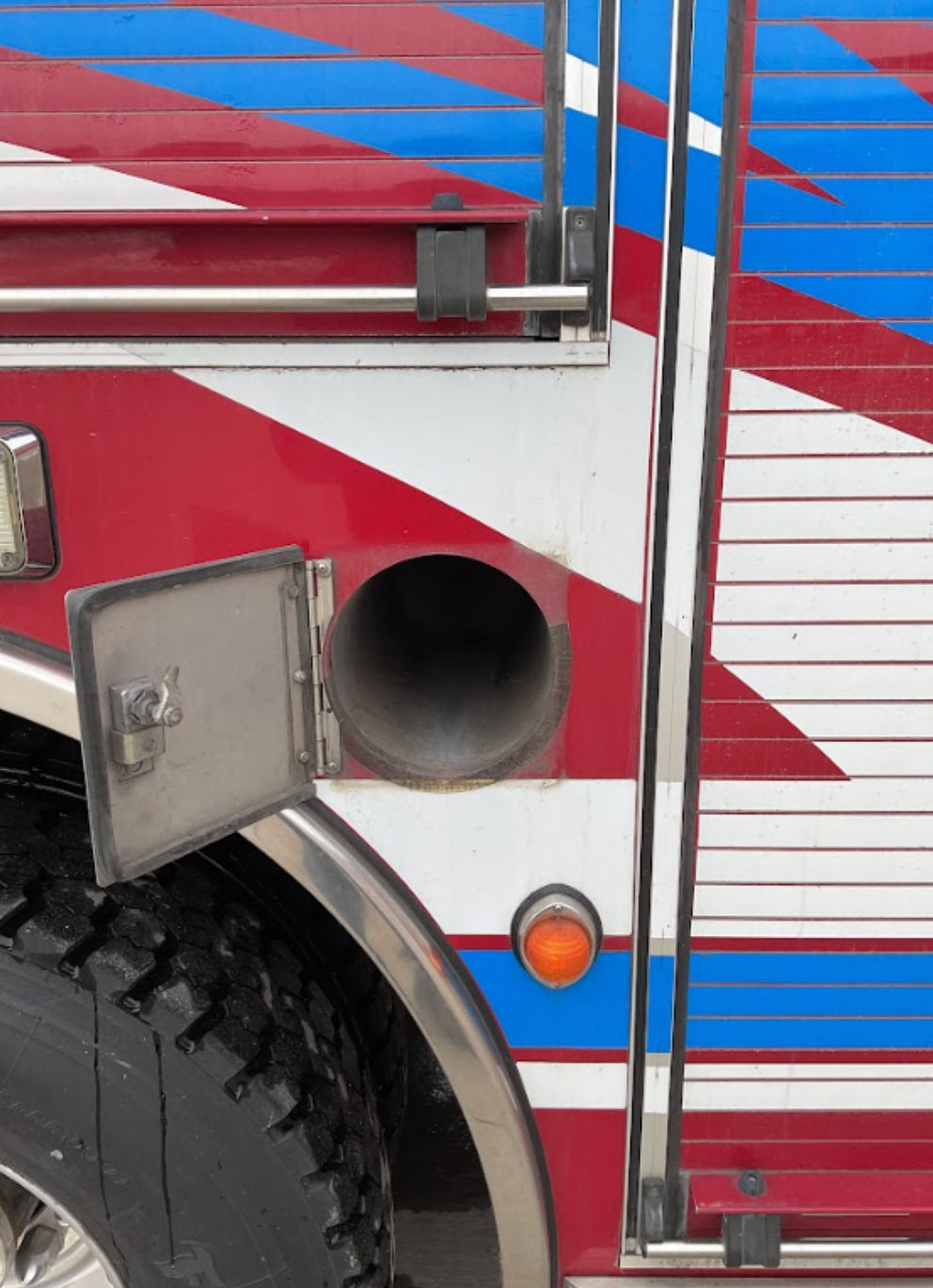 2003 Pierce Tilt Cab Pumper - image 15