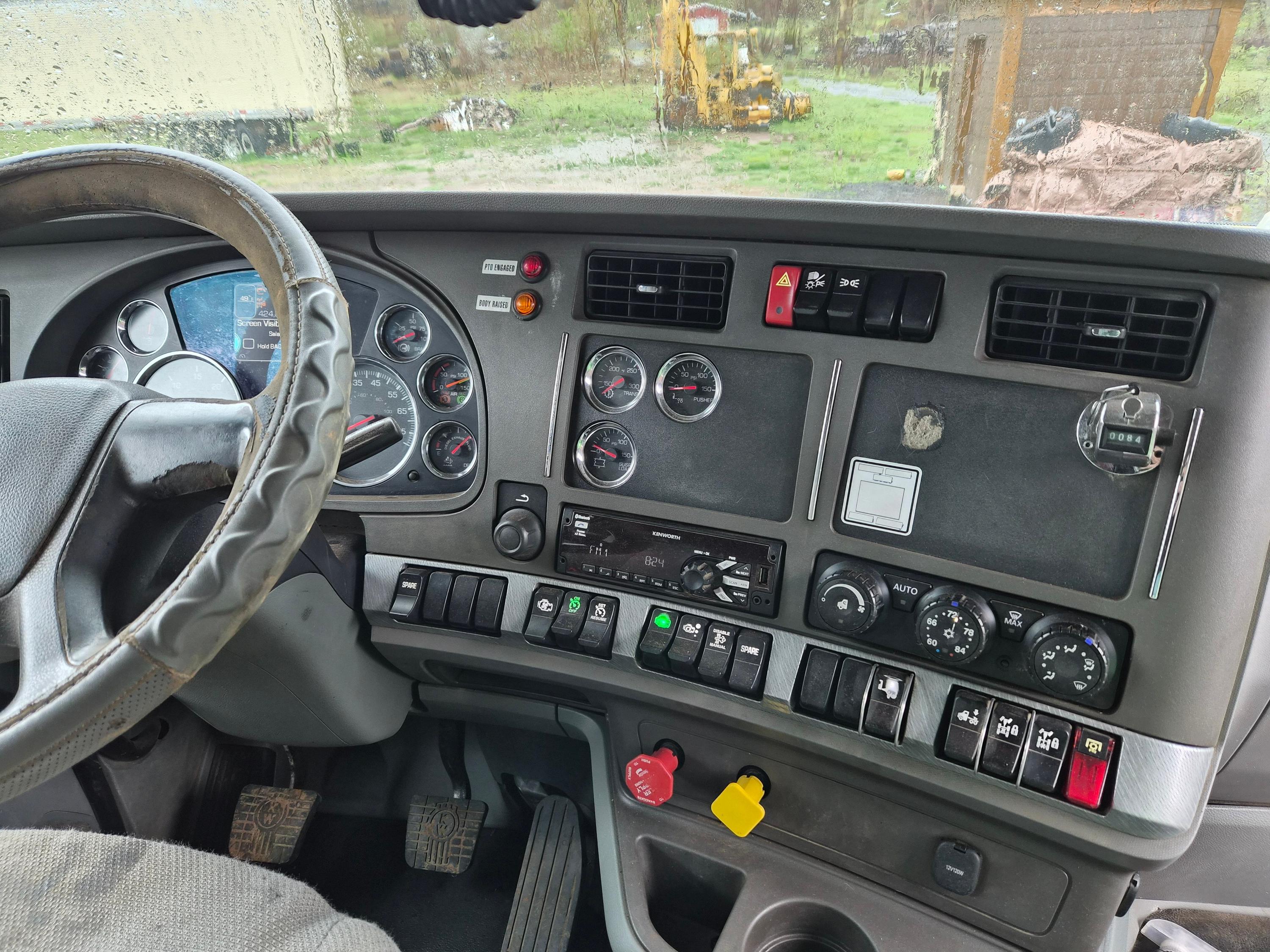 2016 Kenworth T880 Dump Truck - image 9