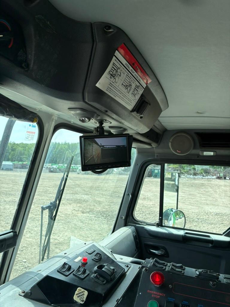 2020 Peterbilt E-Z Pack Front Loader - image 15