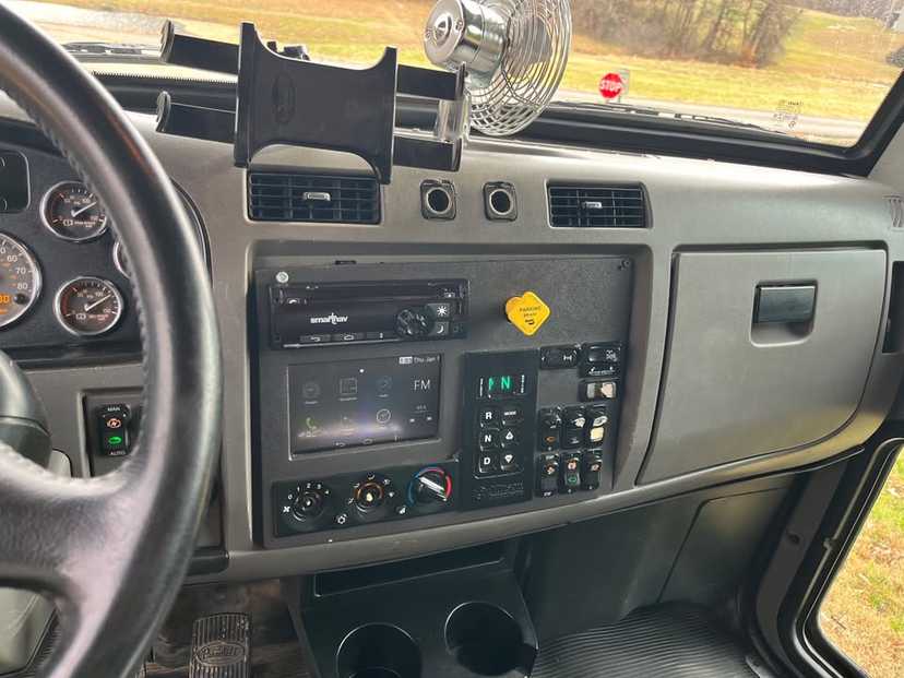 2020 Peterbilt Loadmaster Rear Loader — photo 8