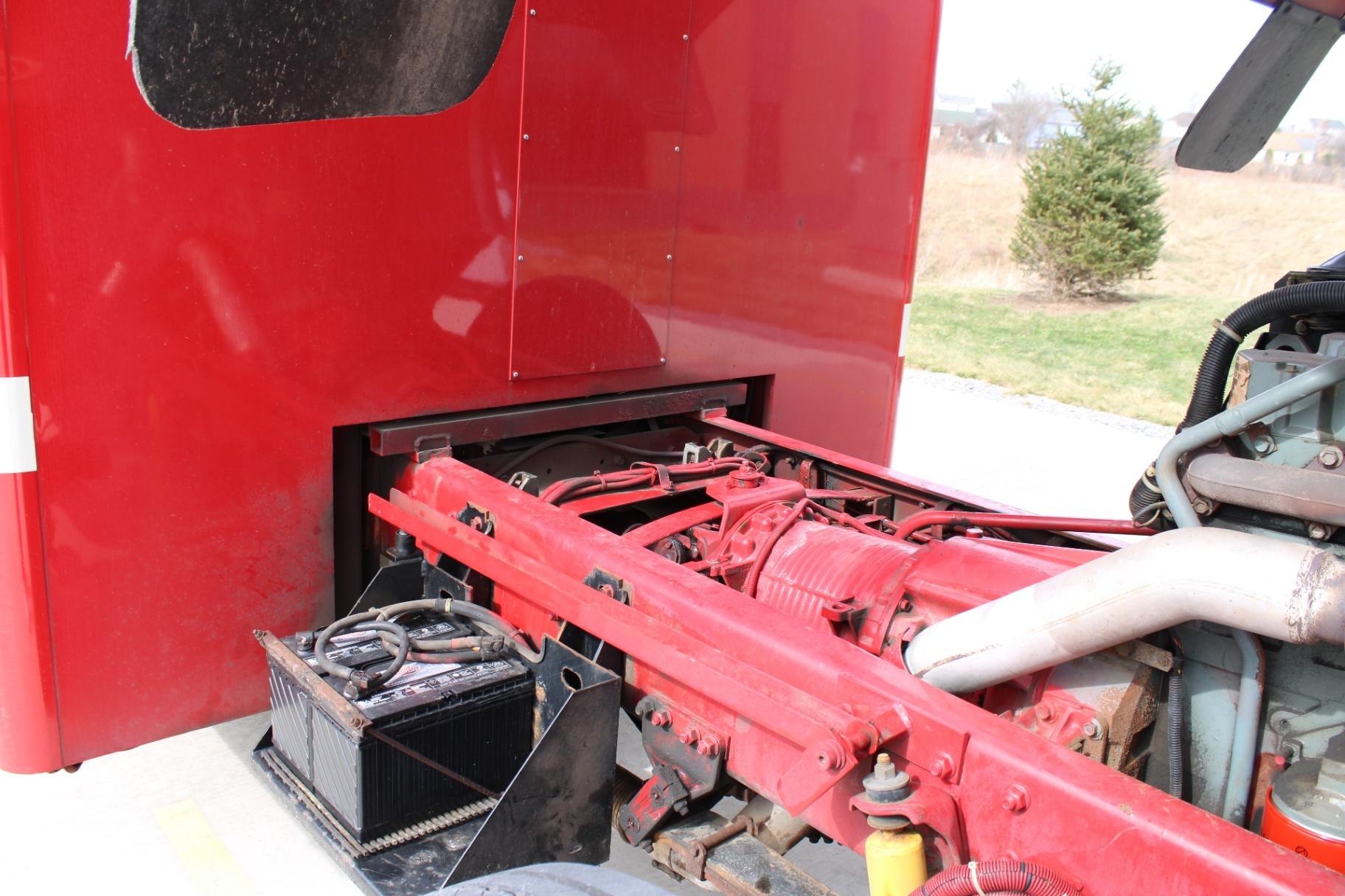 1995 Pierce Saber Heavy Rescue - image 32
