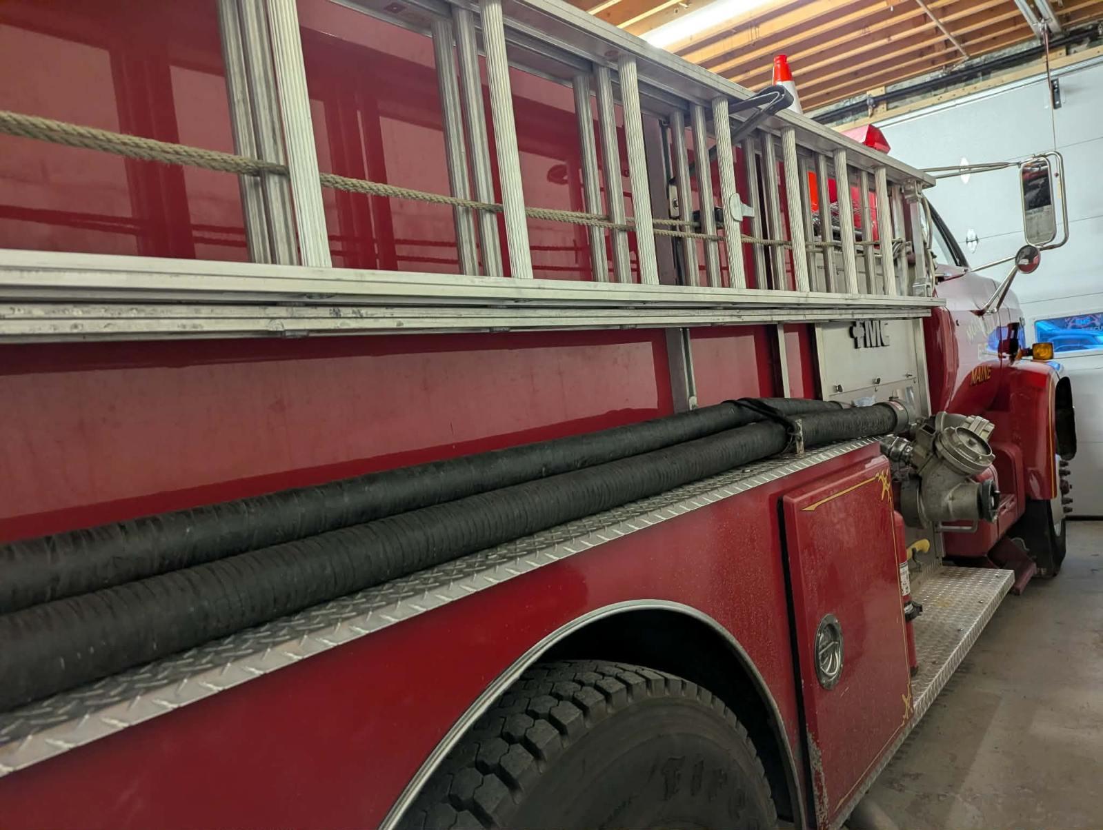 1990 FMC Pumper Tanker - image 3