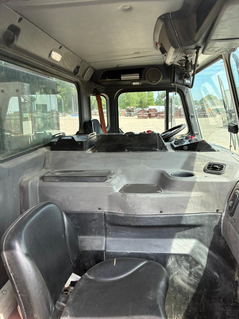 2020 Peterbilt E-Z Pack Front Loader - image 18