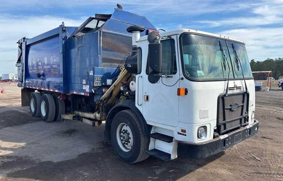 2019 Autocar Heil Automated Side Loader