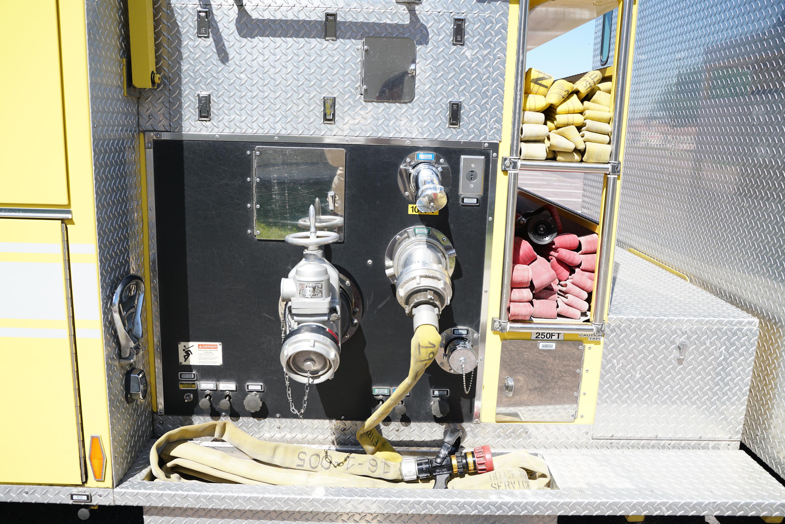 1995 Pierce Saber Pumper - image 18
