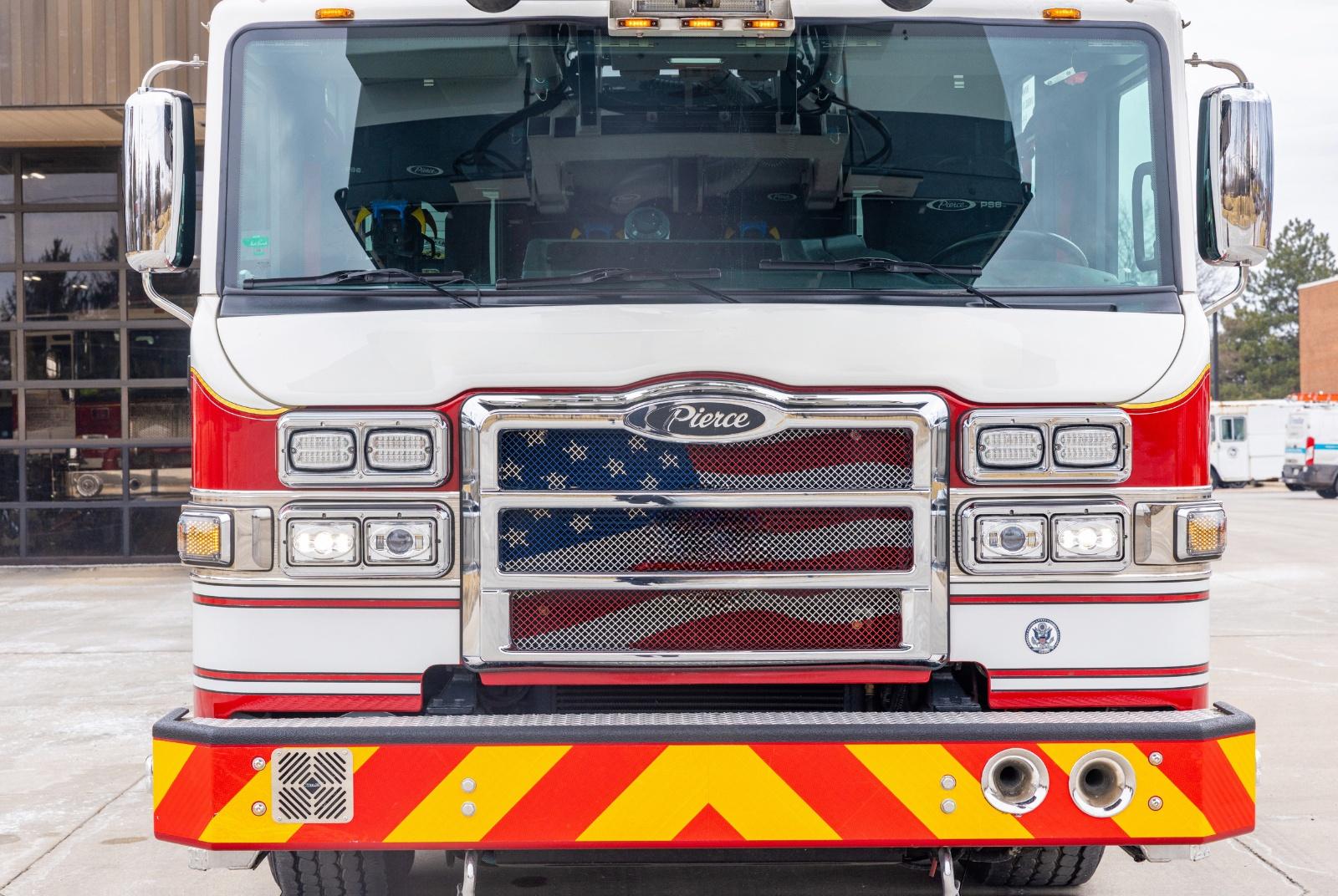 2016 Pierce Velocity 100' Quint - image 22