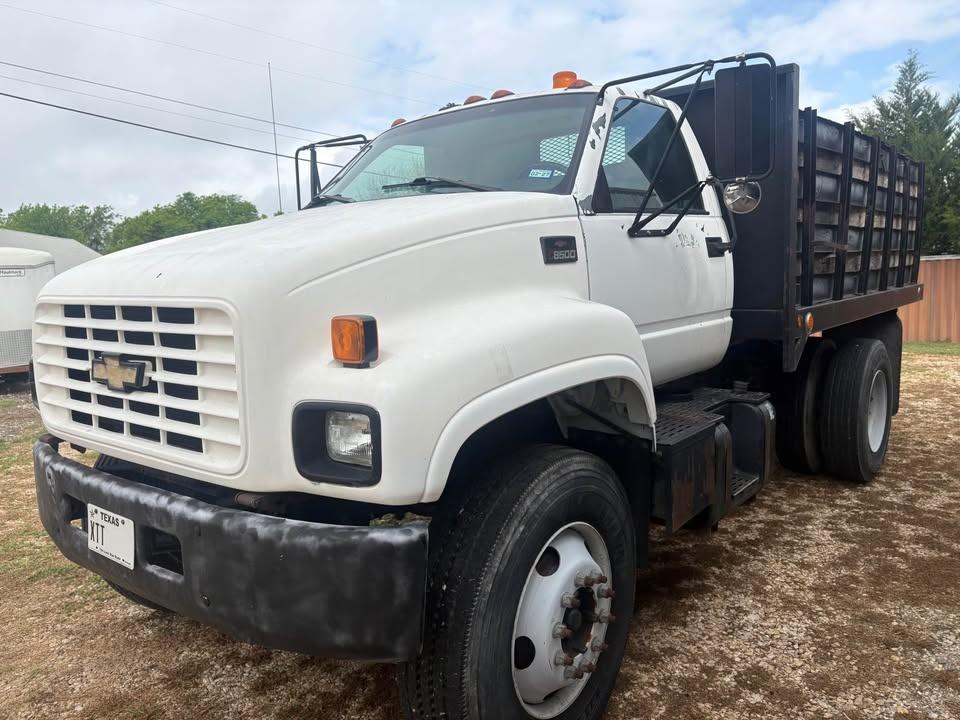 2000 Chevrolet C8500 Dump Truck - image 1
