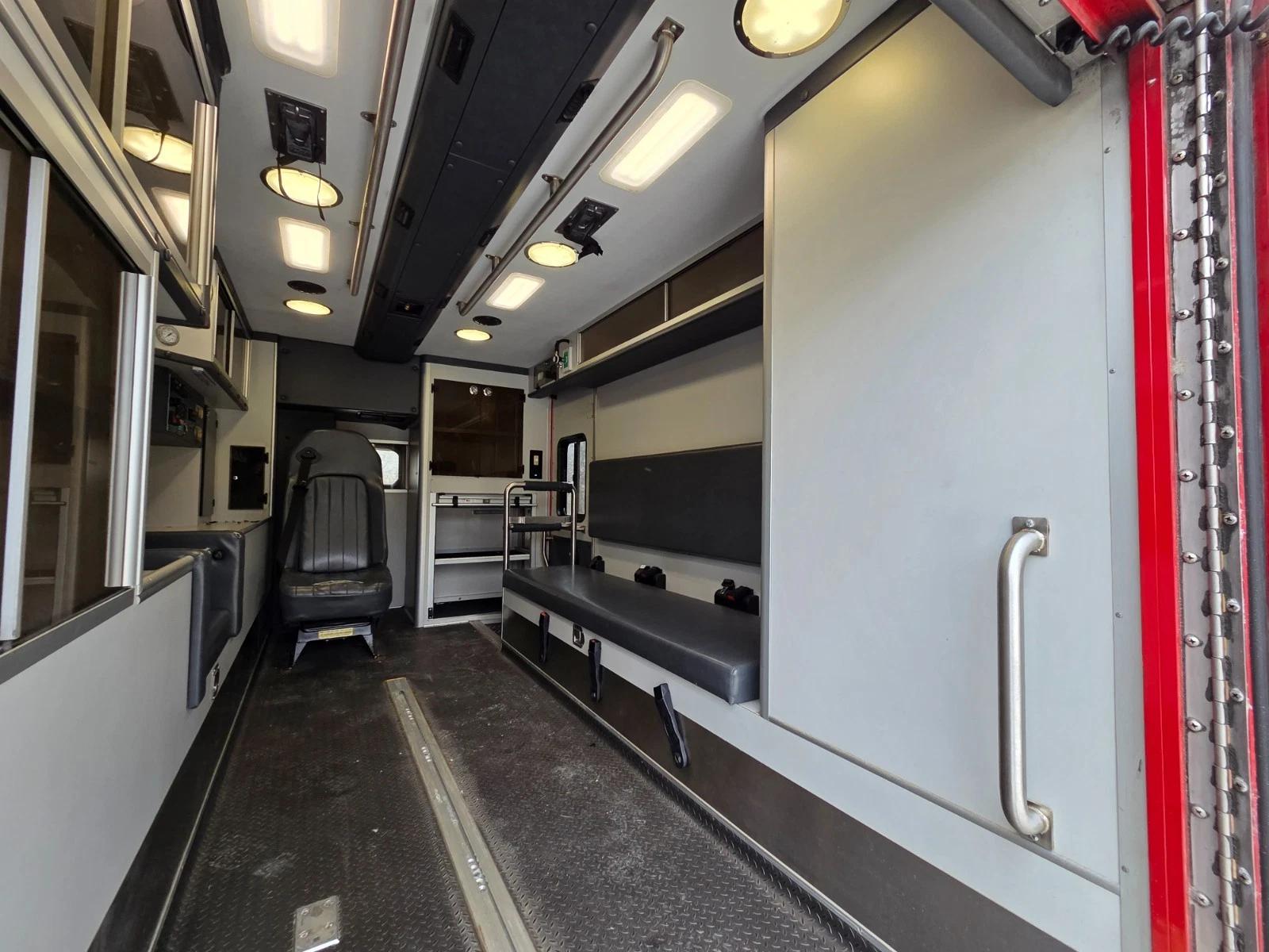2016 PL-Custom Freightliner Type I Ambulance - image 34
