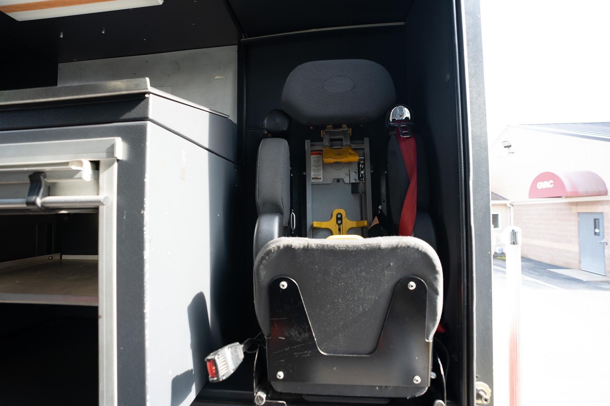 2009 KME Predator 4x4 Heavy Rescue - image 86
