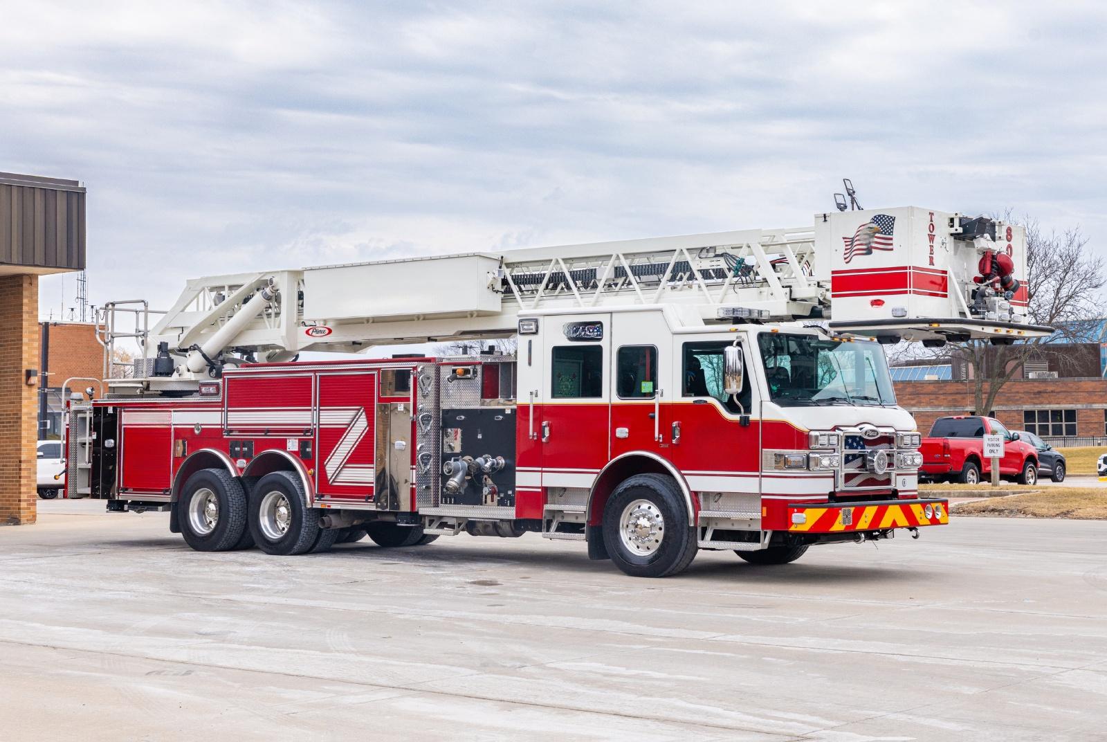 2016 Pierce Velocity 100' Quint - image 13