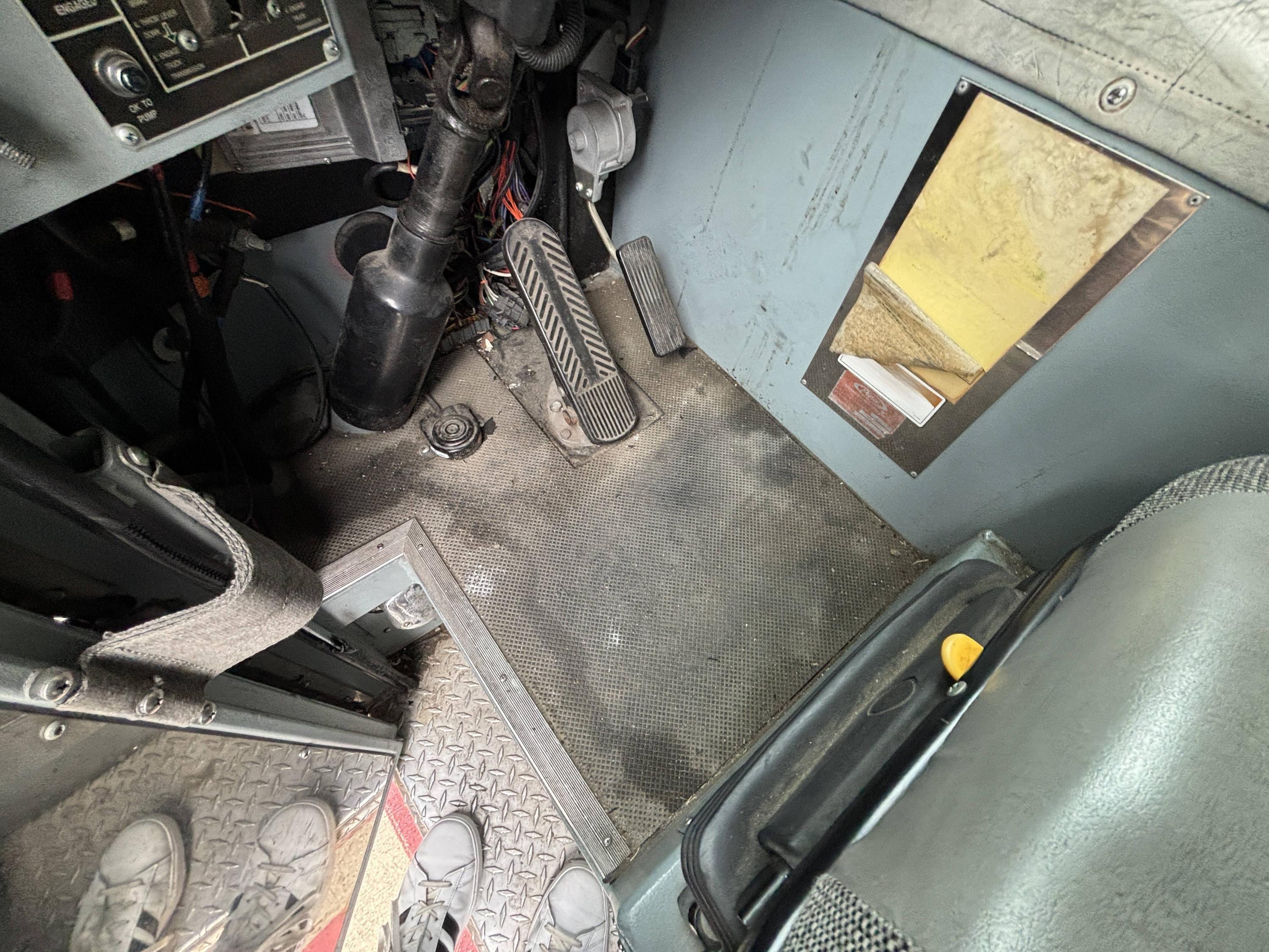 1999 Pierce Dash 75' Aerial - image 9