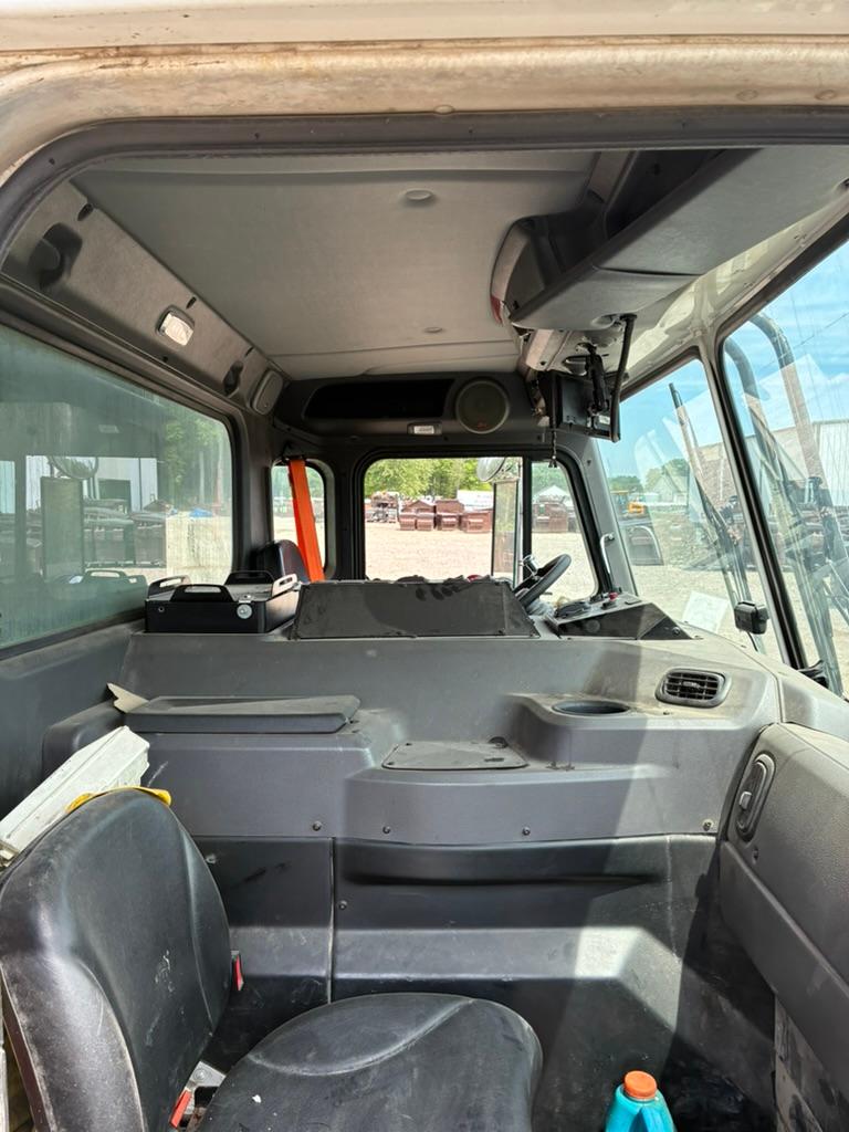 2020 Peterbilt E-Z Pack Front Loader - image 21