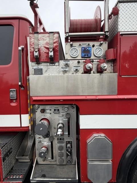 2001 International 4800 4x4 Pumper - image 6