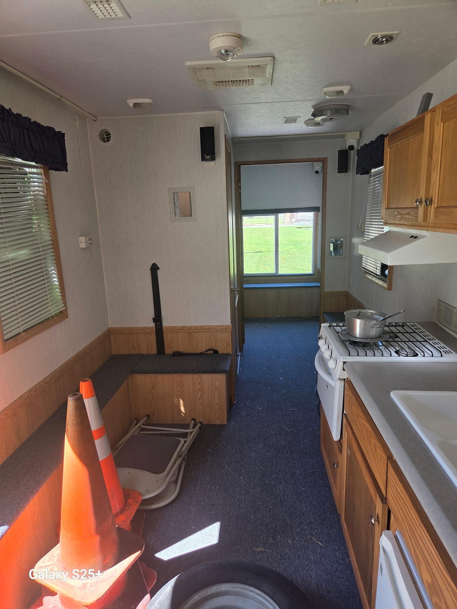 2010 Scotty Command Trailer - image 5