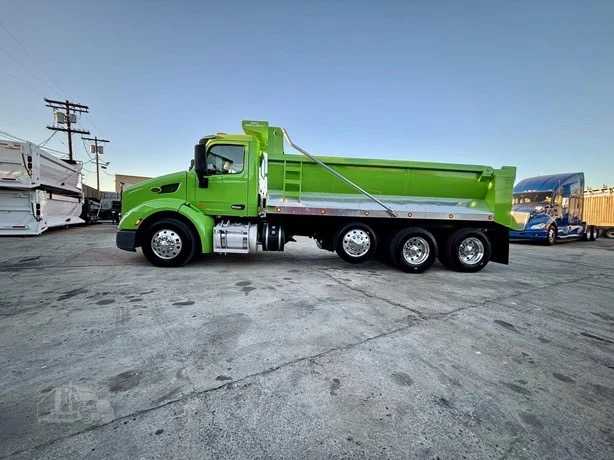 2020 Peterbilt 579 Dump Truck — photo 4