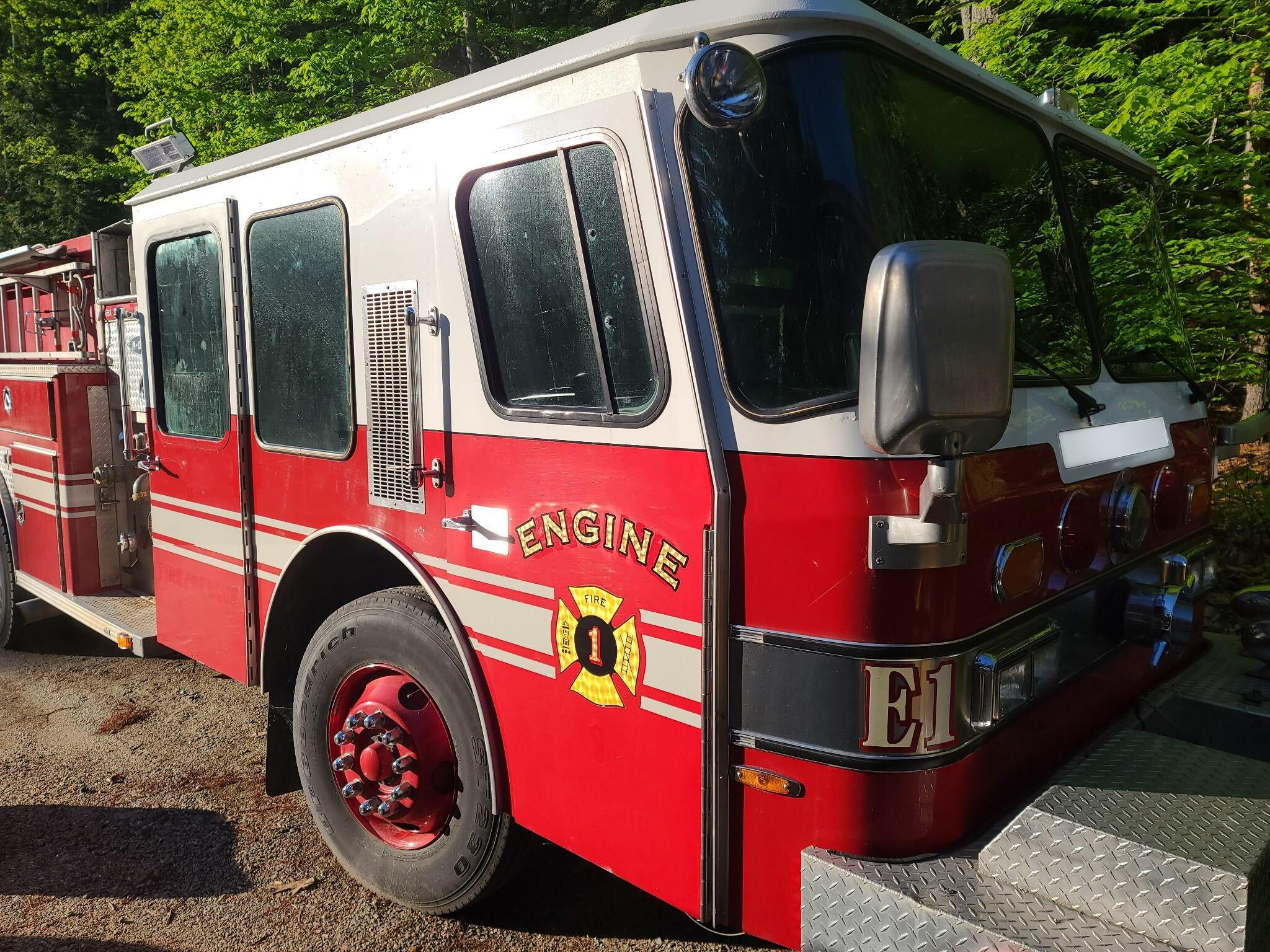 1988 E-One Pumper - image 2