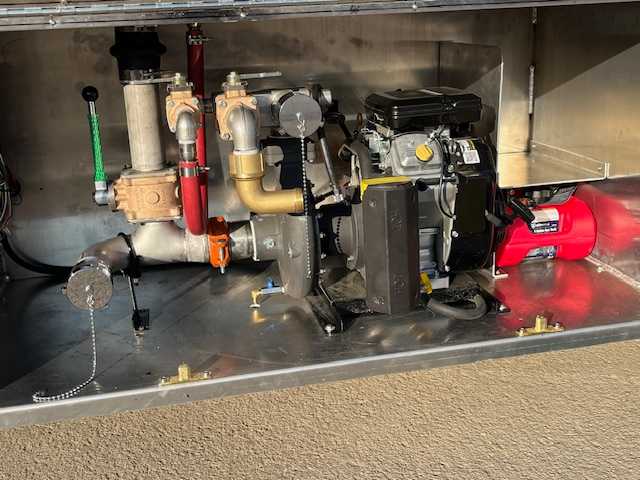2018 Simon Fire Equipment Freightliner Tanker — photo 6