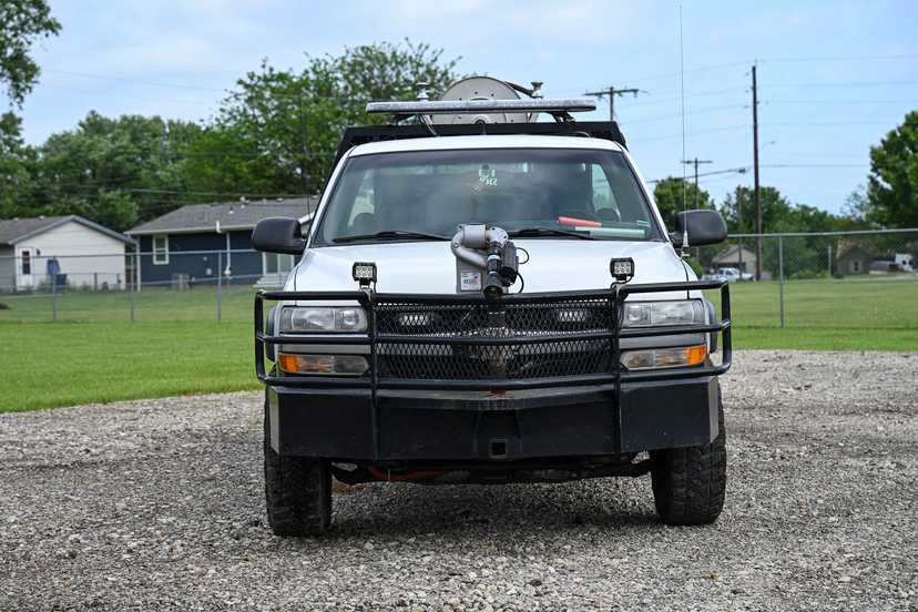 2001 Chevrolet 2500HD 4x4 Brush Truck — photo 6
