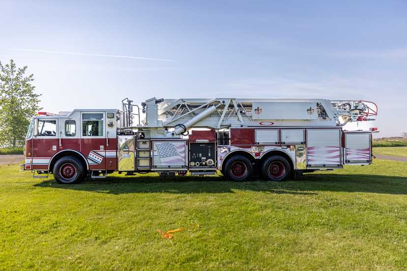 2003 Pierce TL100 100' Quint — photo 2