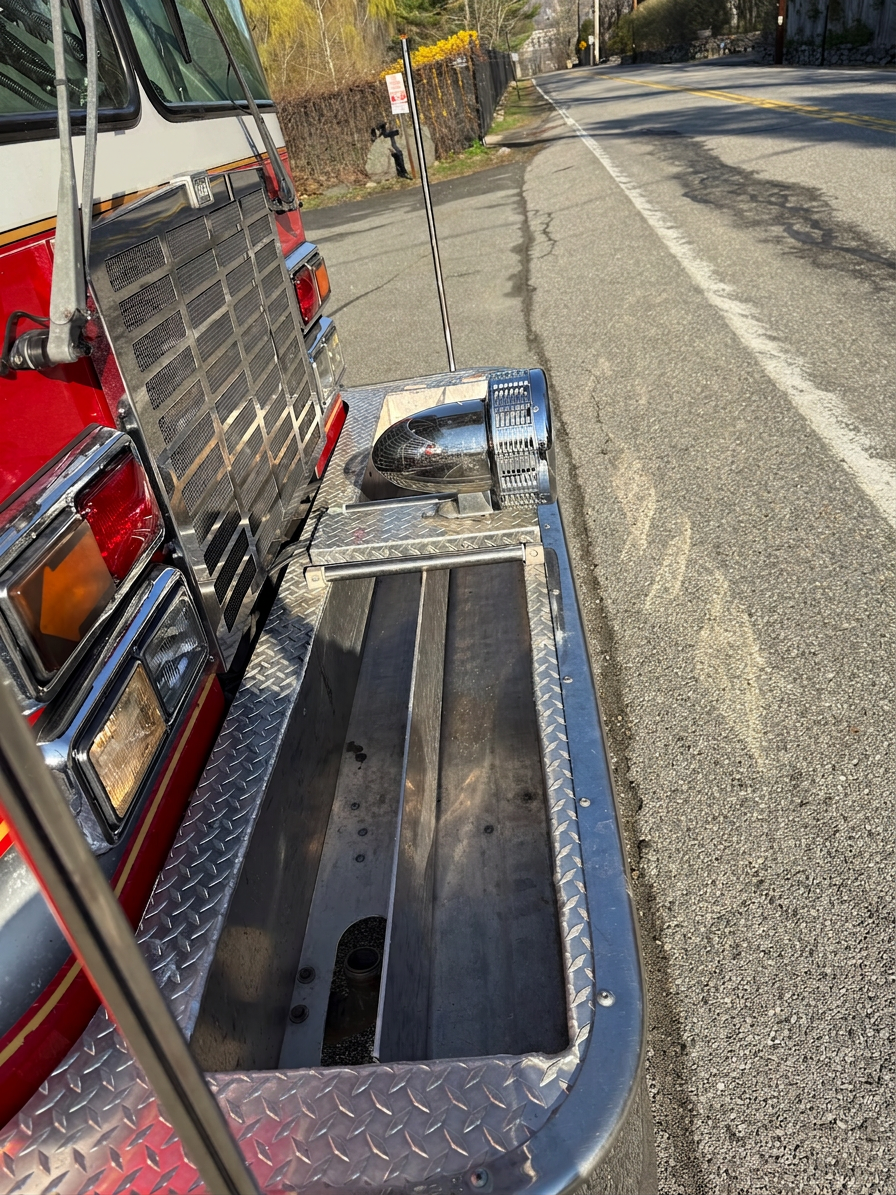 2000 HME Rosenbauer 105' Quint - image 17