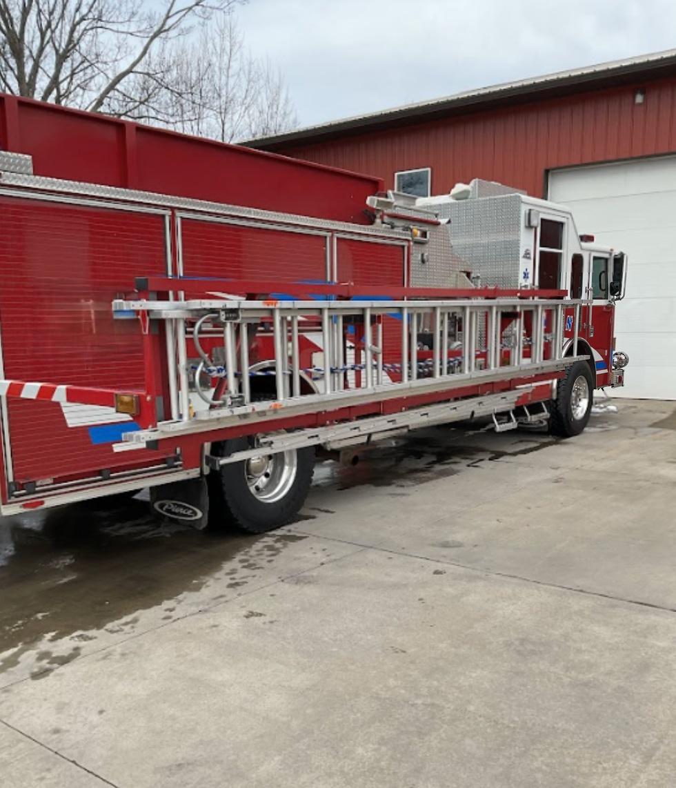 2003 Pierce Tilt Cab Pumper - image 9