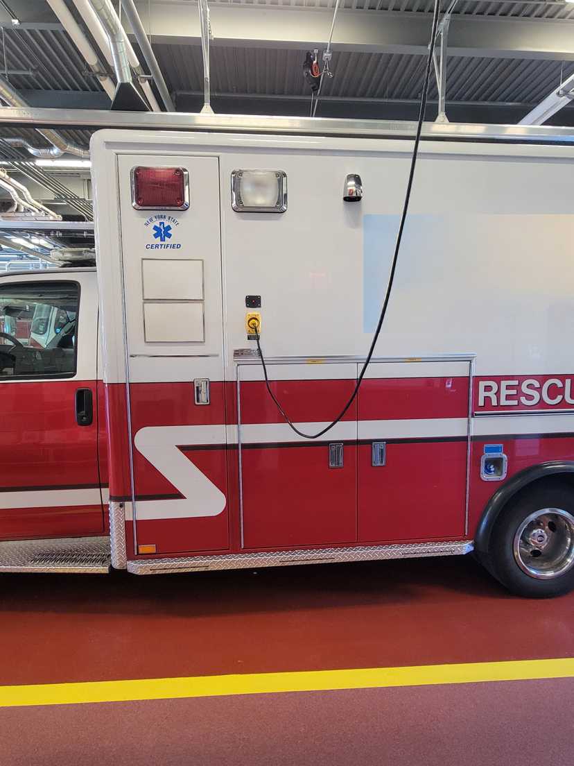 2015 Horton Chevrolet Type III Ambulance — photo 4