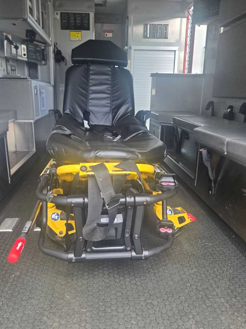 2015 Freightliner M2 107 Type I Ambulance — photo 6