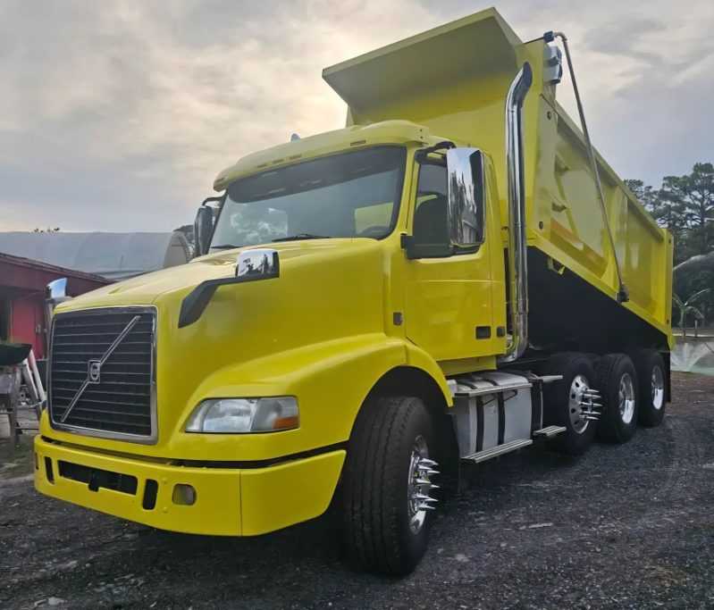 2015 Volvo VNL Dump Truck