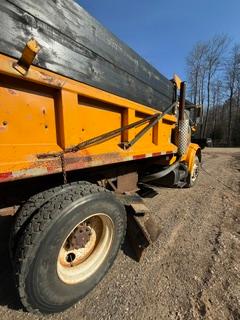 1997 International 4700 Dump Truck - image 5