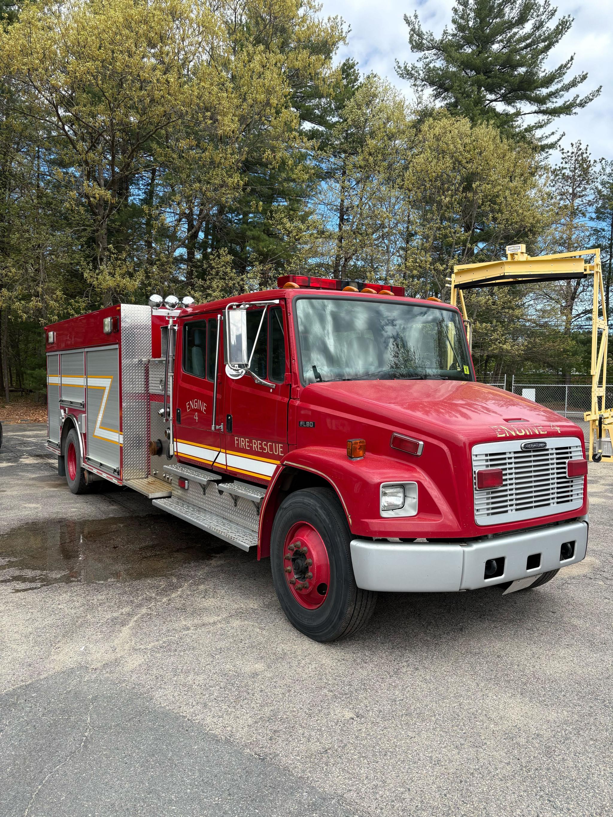 2000 Freightliner Pumper - image 1