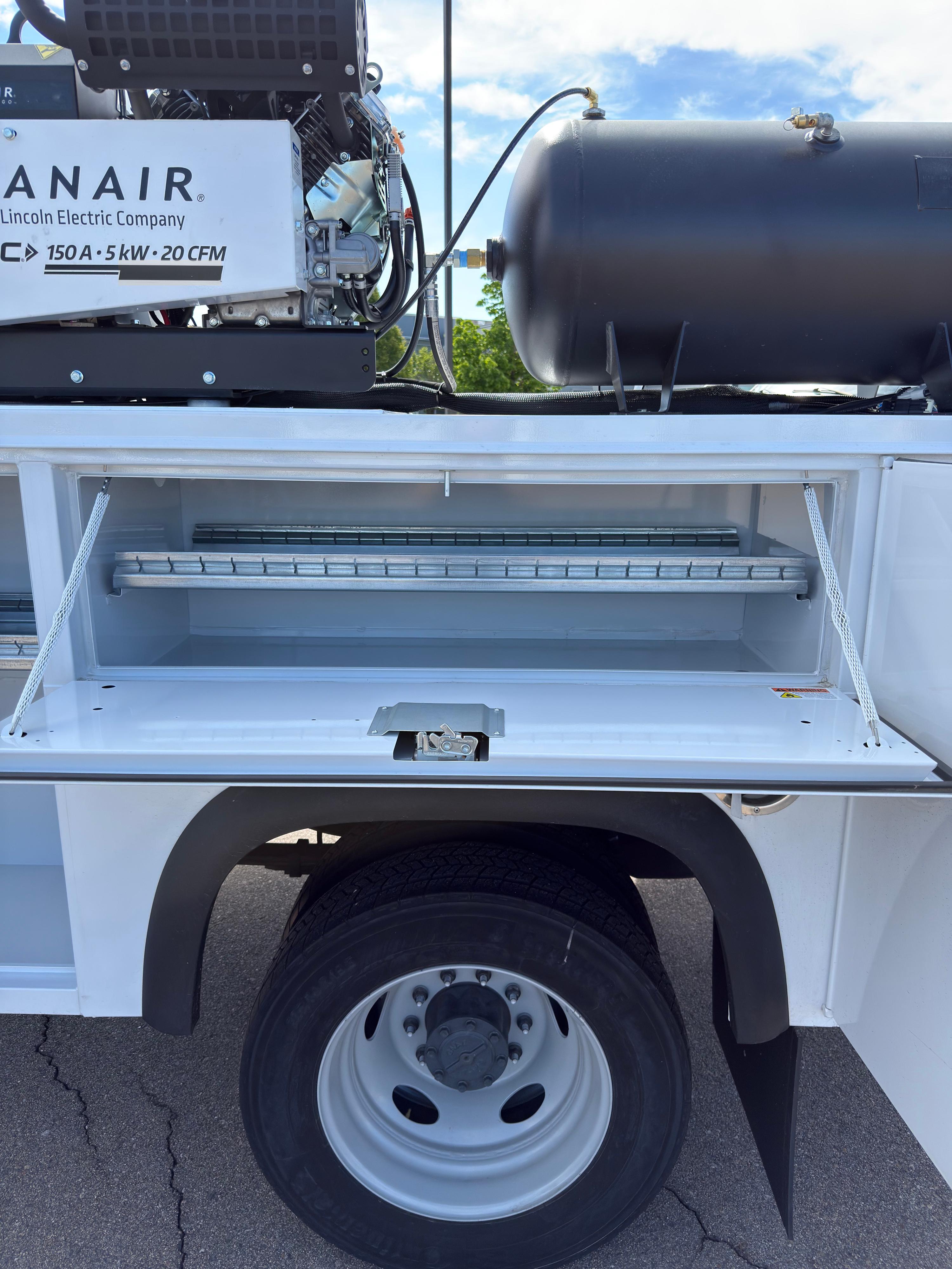 2024 Ford F-450 4x4 Welding Work Truck - image 7