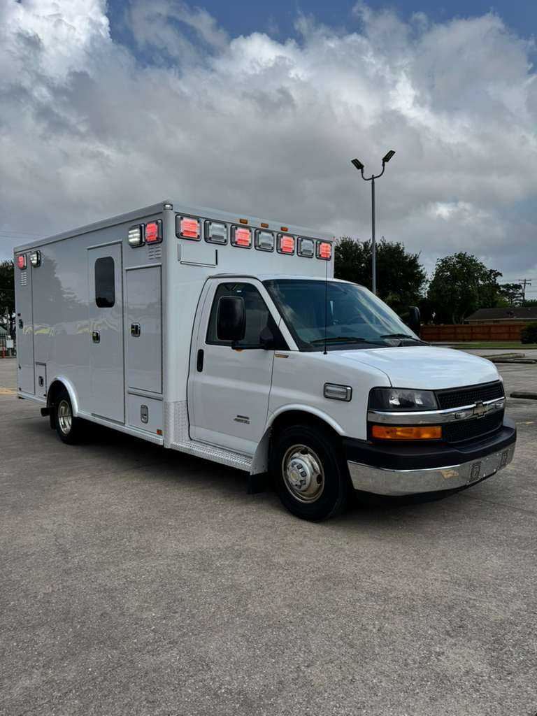 2015 AEV Chevrolet Type III Ambulance — photo 7