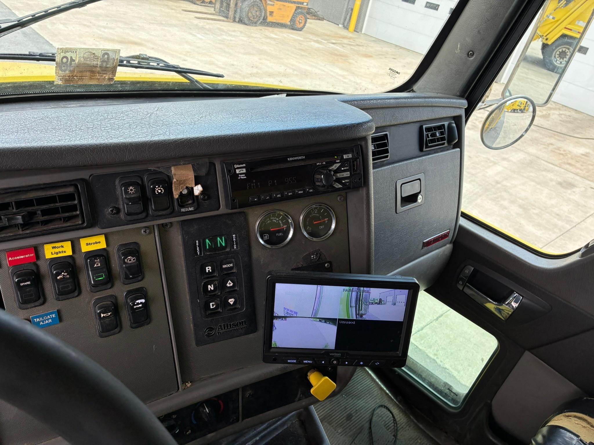 2018 Kenworth Pak-Mor Rear Loader - image 10