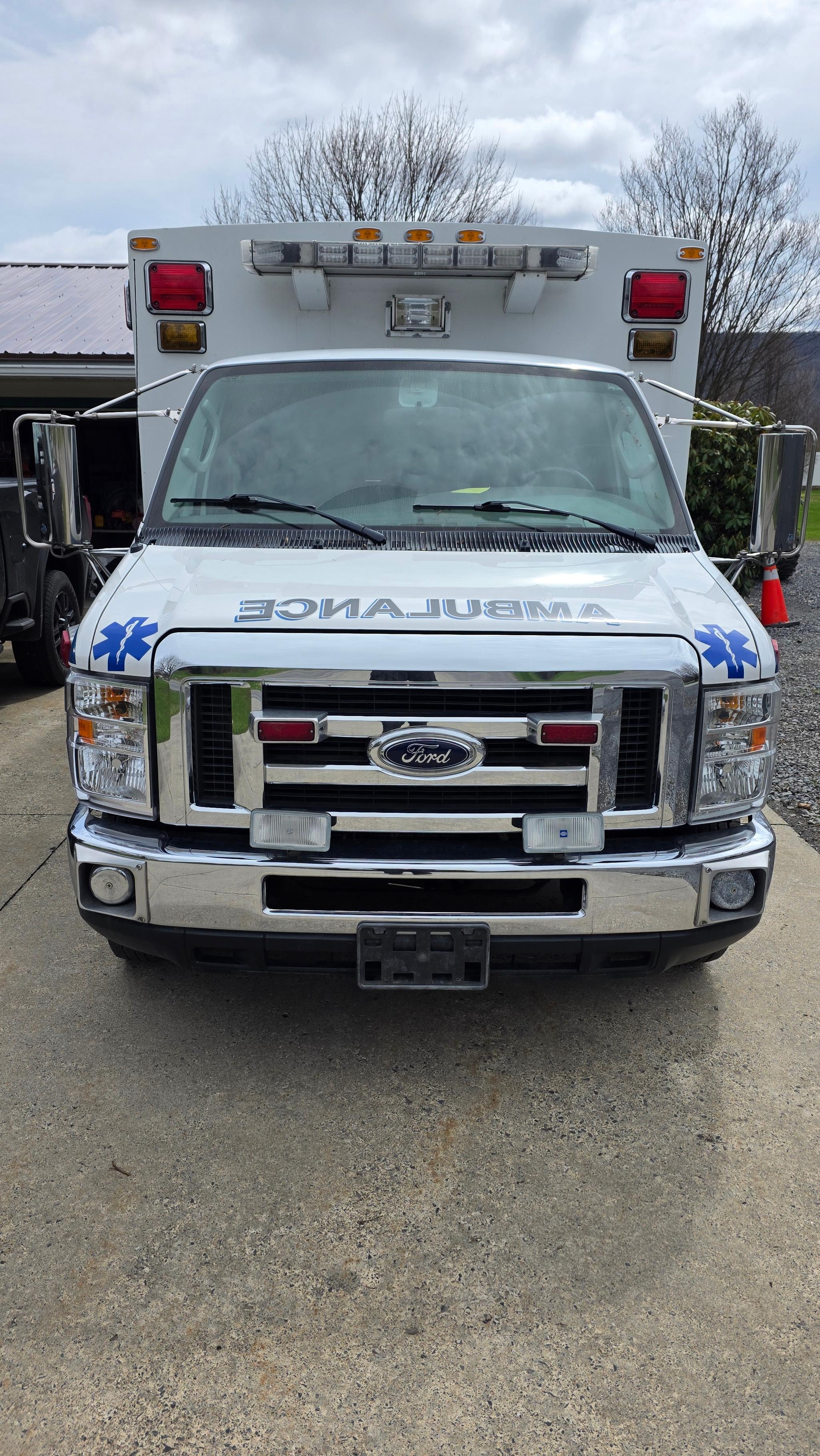 2008 Braun Ford Type III Ambulance - image 2