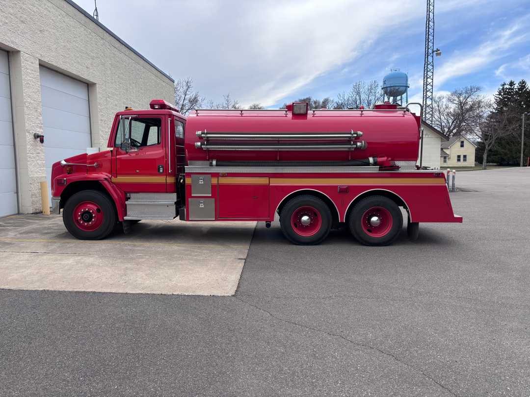 1993 Freightliner FL80 Tanker