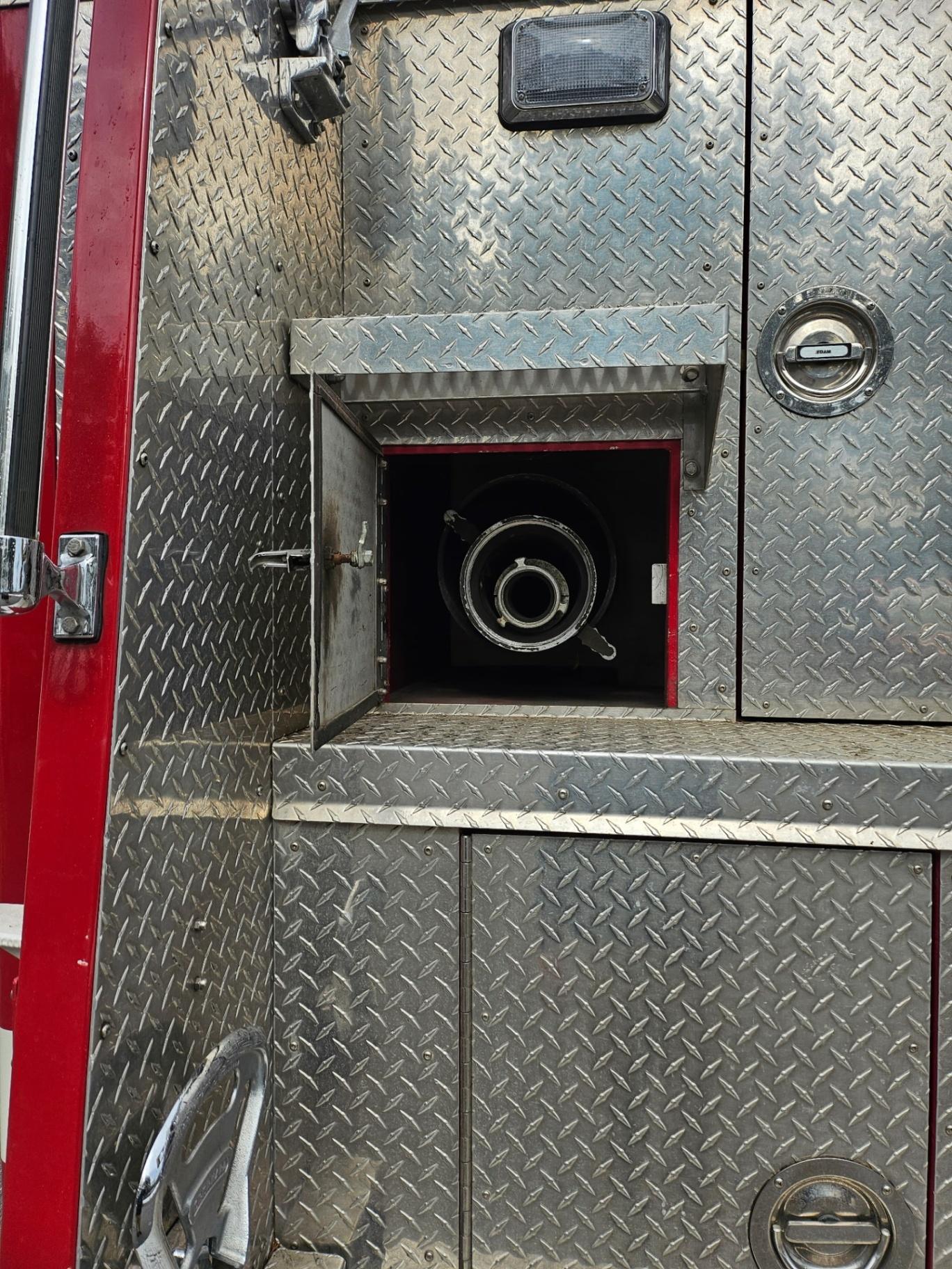 1999 Mack MR688P Pumper - image 8