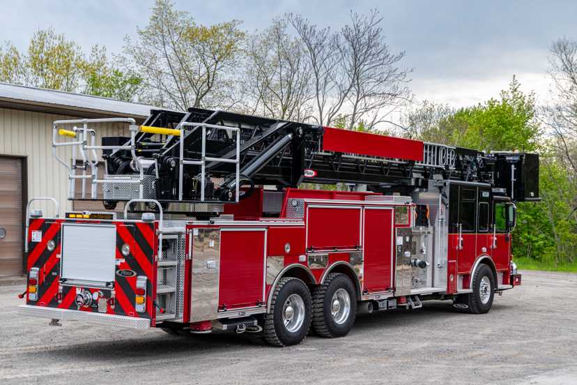 2025 Pierce Enforcer 100' Quint — photo 6