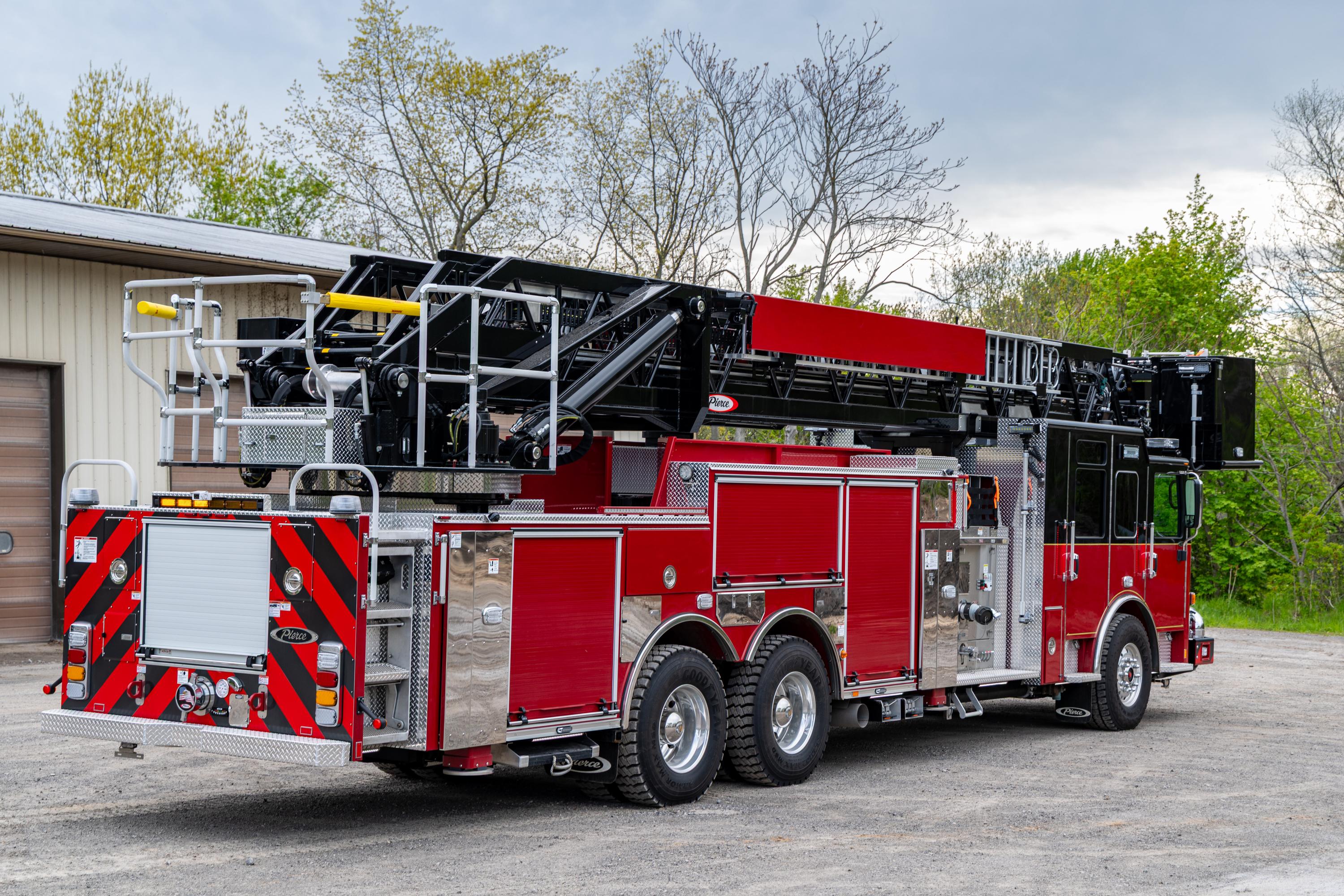 2025 Pierce Enforcer 100' Quint - image 6